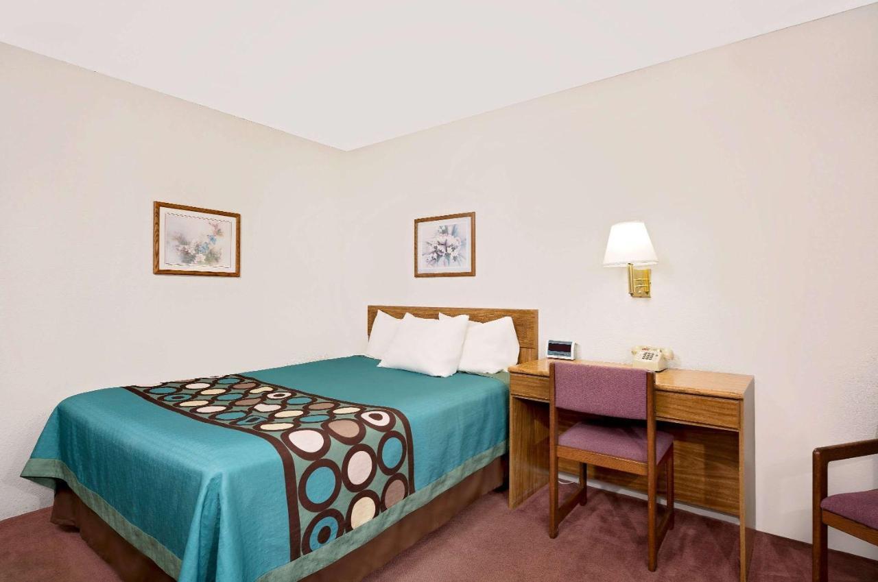 Super 8 By Wyndham Long Prairie Μοτέλ Εξωτερικό φωτογραφία