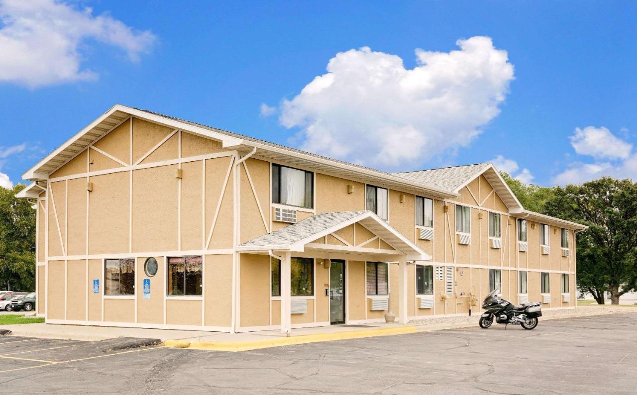 Super 8 By Wyndham Long Prairie Μοτέλ Εξωτερικό φωτογραφία