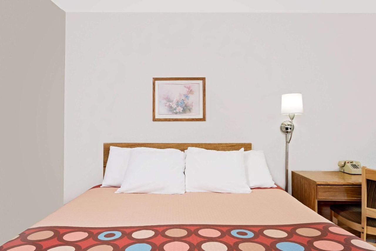Super 8 By Wyndham Long Prairie Μοτέλ Εξωτερικό φωτογραφία
